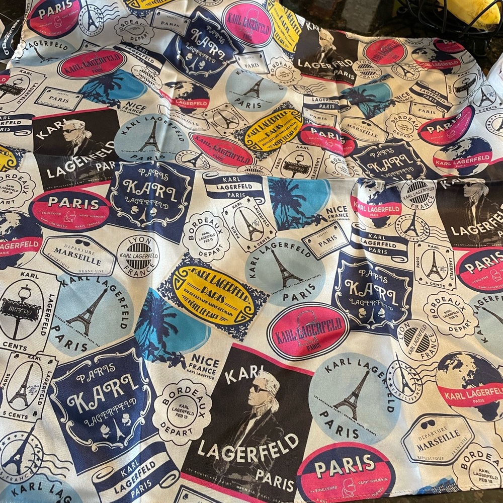 Karl Lagerfeld Neck Scarf